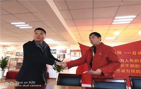 給堅(jiān)持原則忠于職守的職工點(diǎn)個(gè)大大的贊！