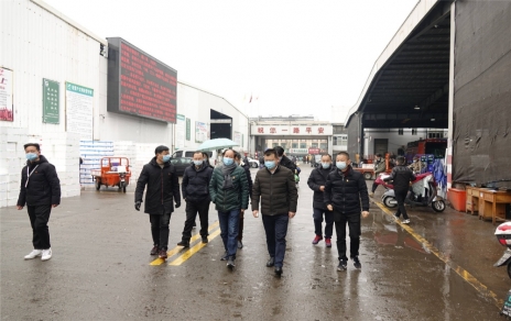 市發(fā)改委、經(jīng)開區(qū)管委會等上級有關(guān)部門領(lǐng)導帶隊檢查市場保供工作