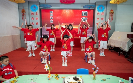 “水點(diǎn)點(diǎn)”---用心暖童心，用情伴成長(zhǎng)！