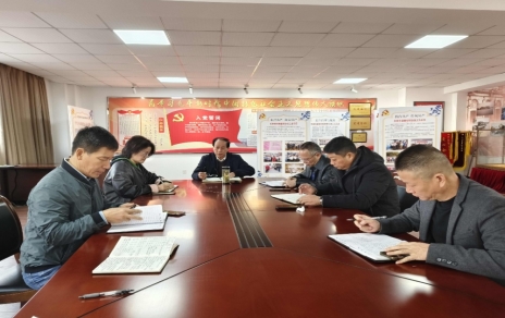 以“四個確?！蓖七M完成全年工作