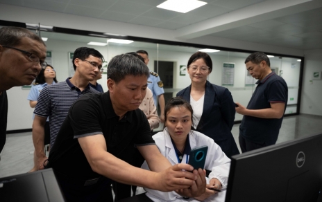 國(guó)家統(tǒng)計(jì)局浙江調(diào)查總隊(duì)及嘉興市咨詢委一行前來我司考察調(diào)研